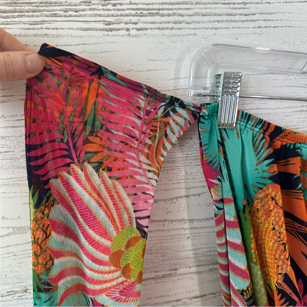 NWT FASHION NOVA Tropical Getaway Romper Off Shoulder Split Sleeve Colorful M - Picture 4 of 12